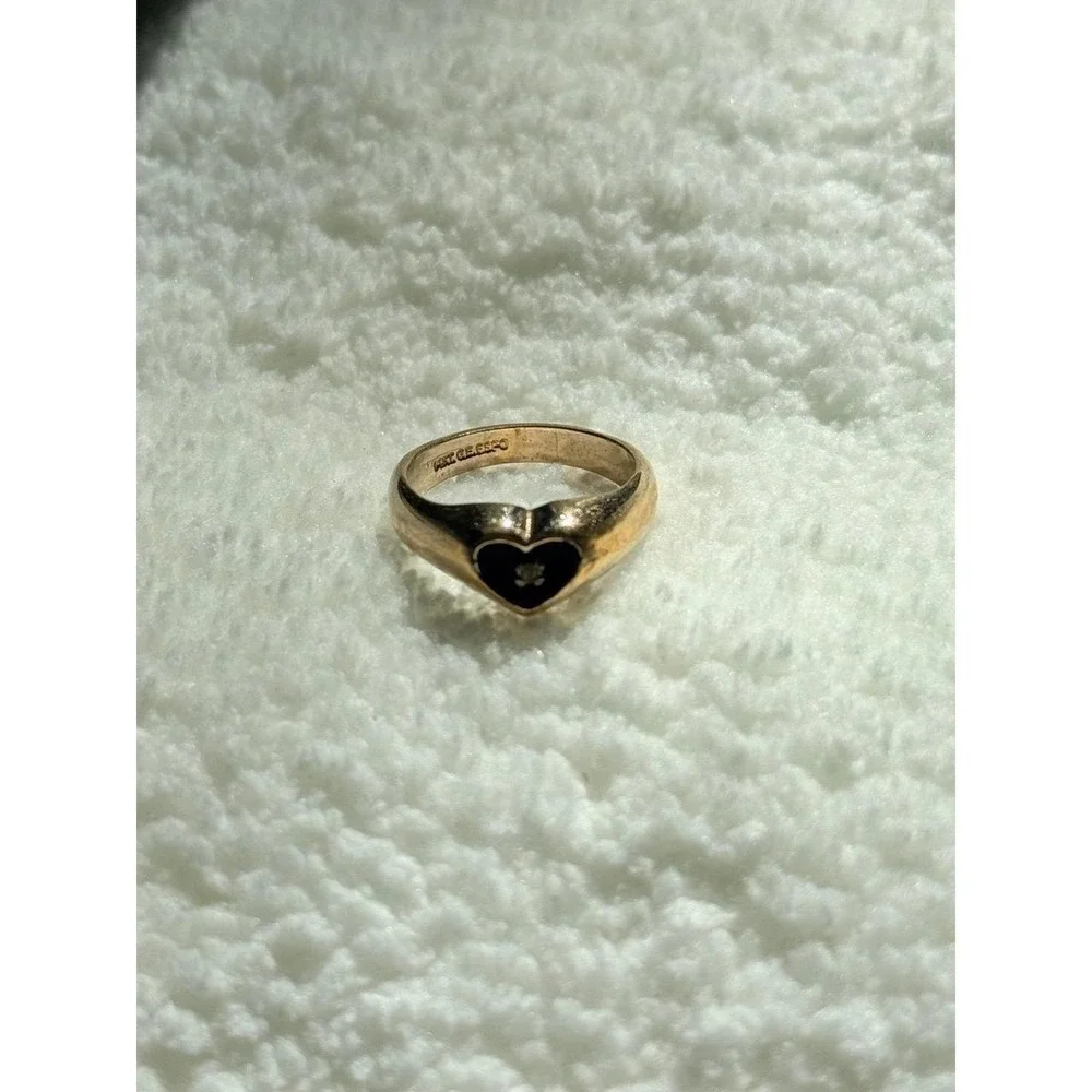 14KTGE Black Heart Ring on Gold Band with Diamond Centerpiece Size 7